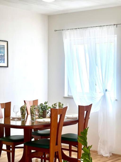 With Private Parking , Makarska