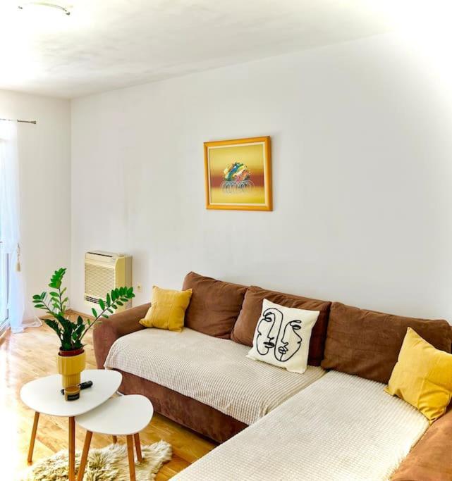 Apartma With Private Parking , *